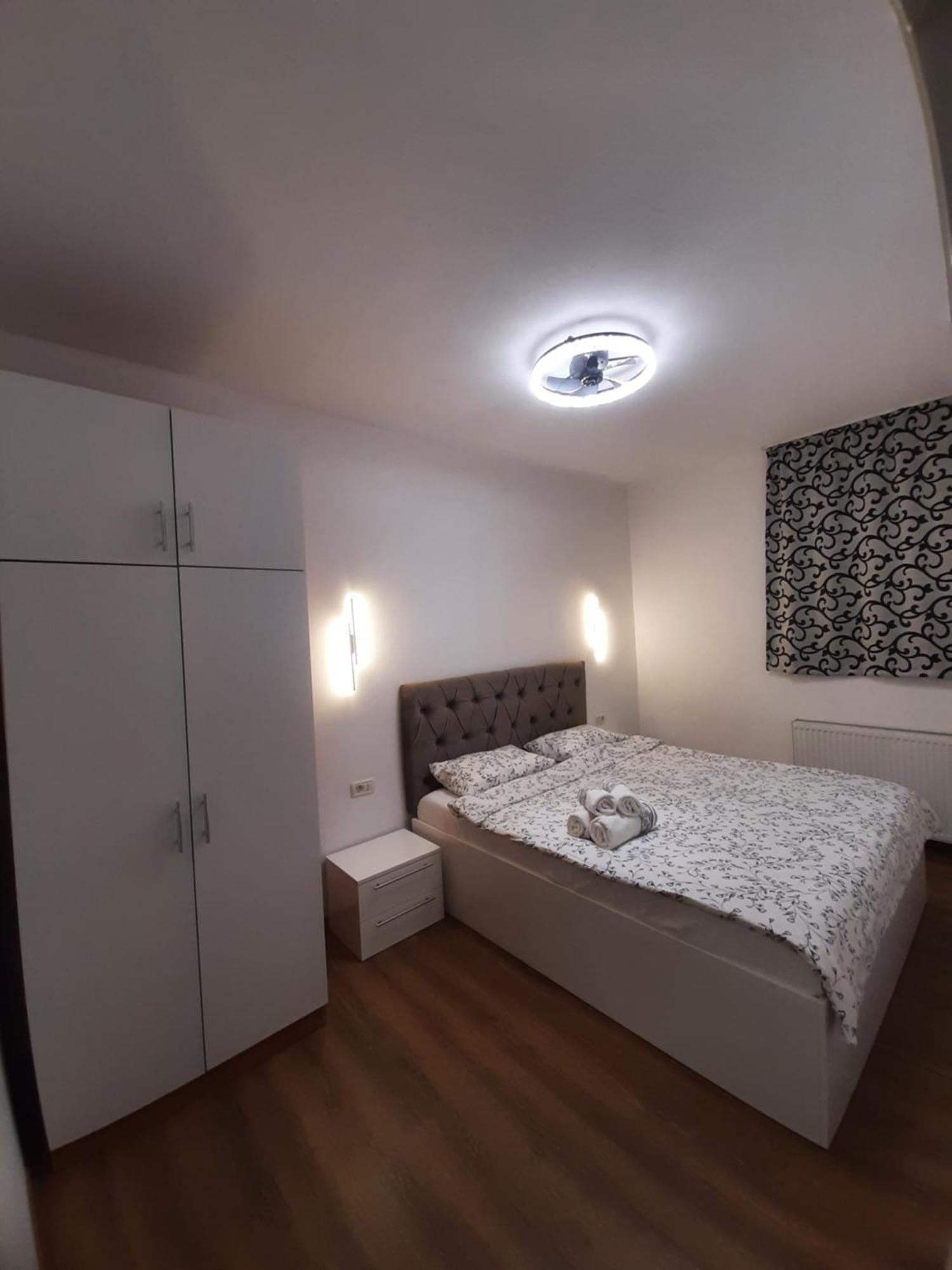 Golden Stars Appartement Arad Buitenkant foto